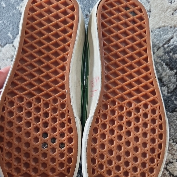 Vans Green Canvas Low-Top Sneakers with White Laces - Picture 5 of 5